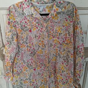 Old Navy floral button up sz large
